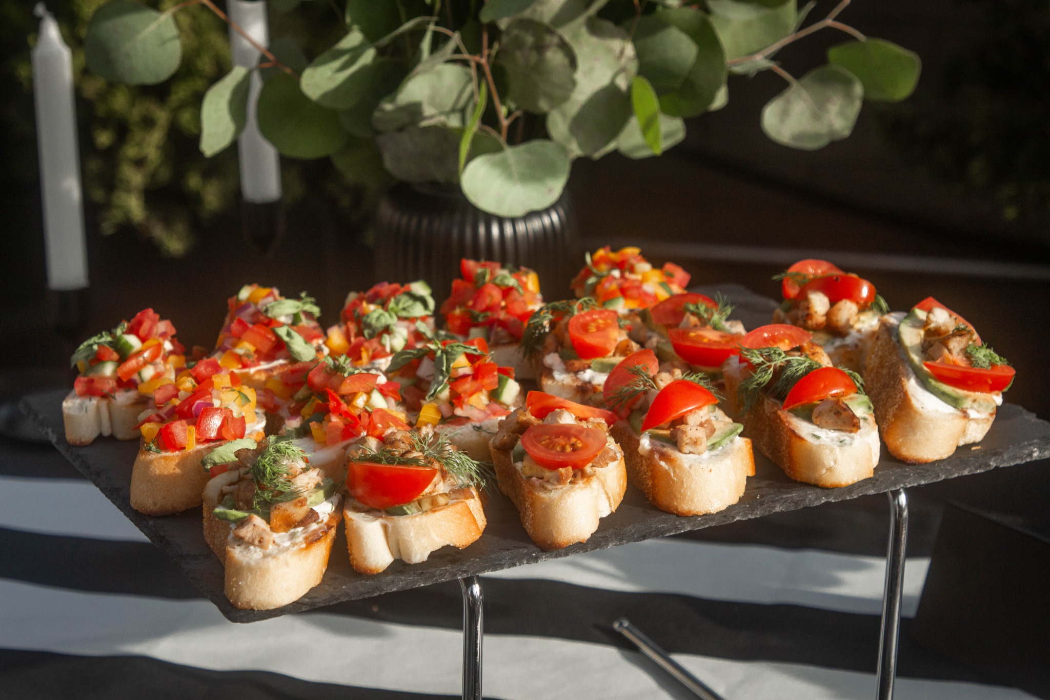 Colorful crostini with vegetables